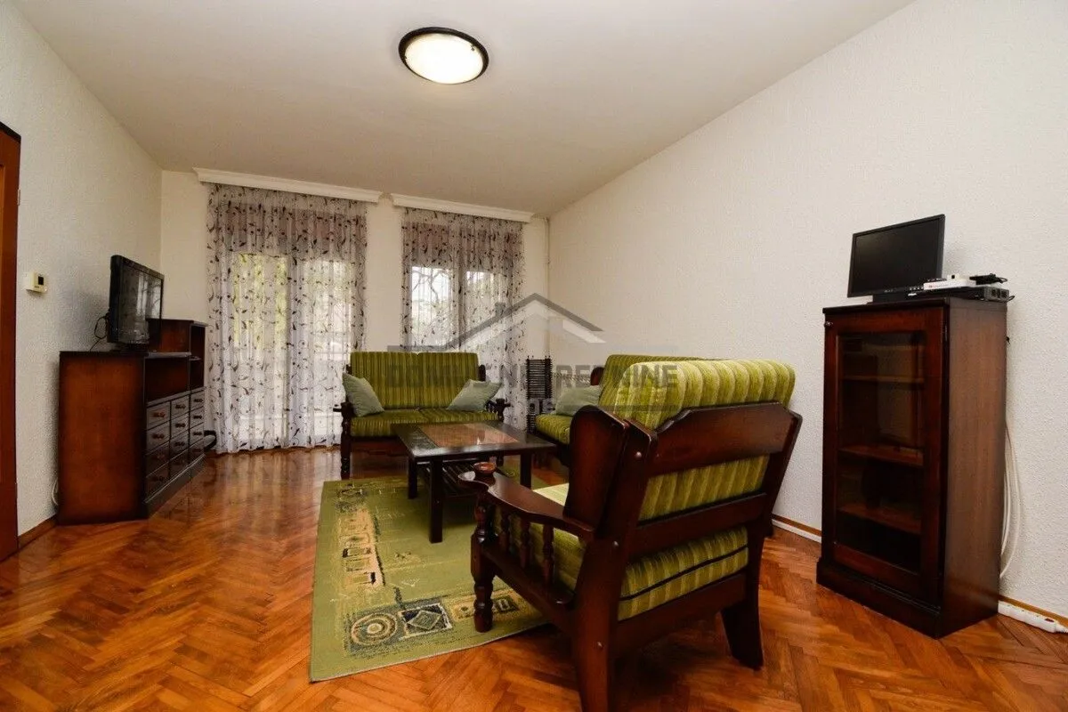 Rent, house, 250m², Stari Aerodrom, Podgorica