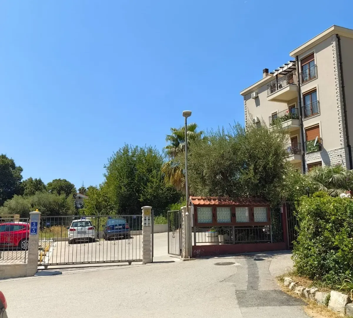Prodaja, trosoban stan, 140m², Herceg Novi, Crna Gora