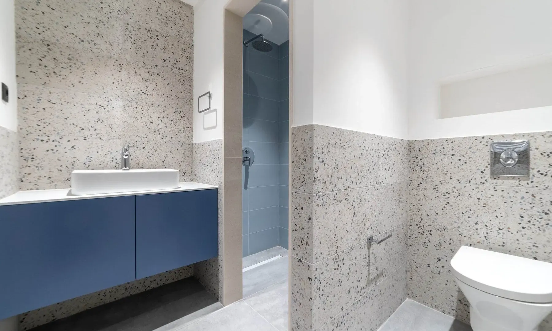 Prodaja, dvosoban stan, 66m², Centar, Tivat