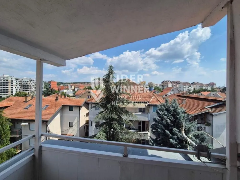 Izdavanje, trosoban stan, 65m², Julino Brdo, Beograd