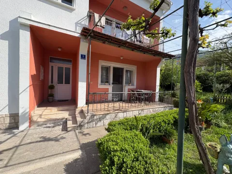 Rent, one bedroom apartment, 50m², Kalimanj, Tivat - image 2