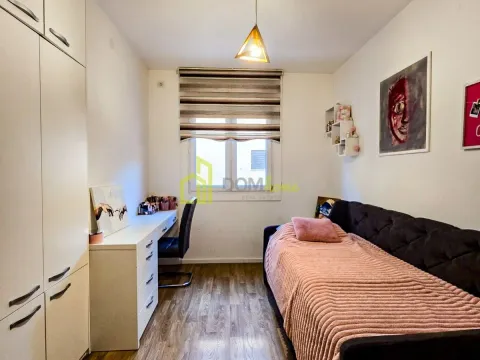 Sale, house, 216m², Blok 6, Podgorica - image 15