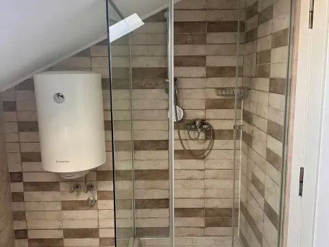 Izdavanje, dvosoban stan, 70m², Tivat, Crna Gora - image 6