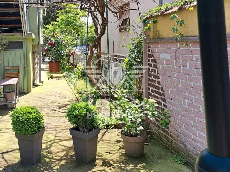 Prodaja, trosoban stan, 57m², Zemun Sve Podlokacije, Beograd