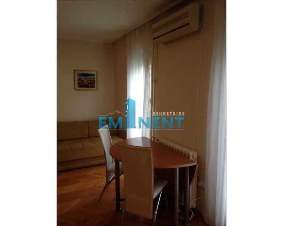 Izdavanje, jednosoban stan, 31m², Stari Grad, Beograd