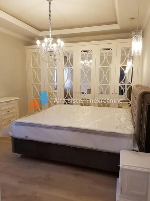 Izdavanje, stan, 215m², Savski Venac, Beograd