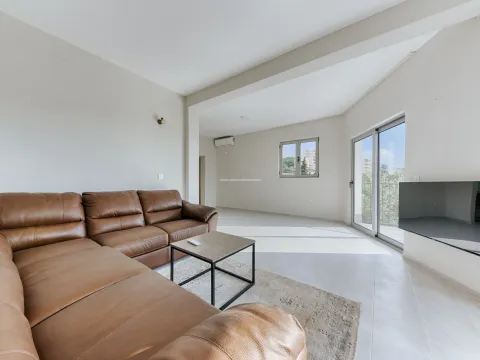 Izdavanje, kuća, 250m², Utjeha, Bar - image 9