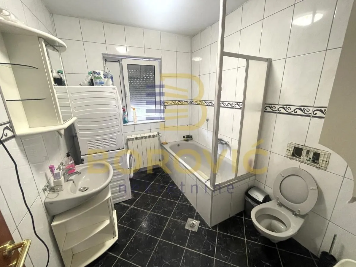 Sale, four bedroom apartment, 100m², Veliki Mokri Lug, Zvezdara Sve Podlokacije