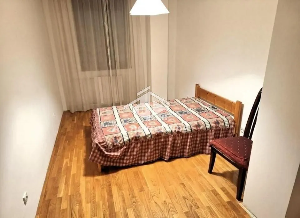 Izdavanje, četvorosoban stan, 105m², Crveni Krst, Beograd