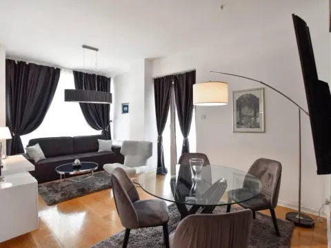 Prodaja, trosoban stan, 89m², Budva, Crna Gora - image 1