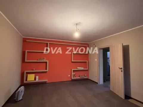 Prodaja, kuća, 218m², Centar, Inđija - image 7