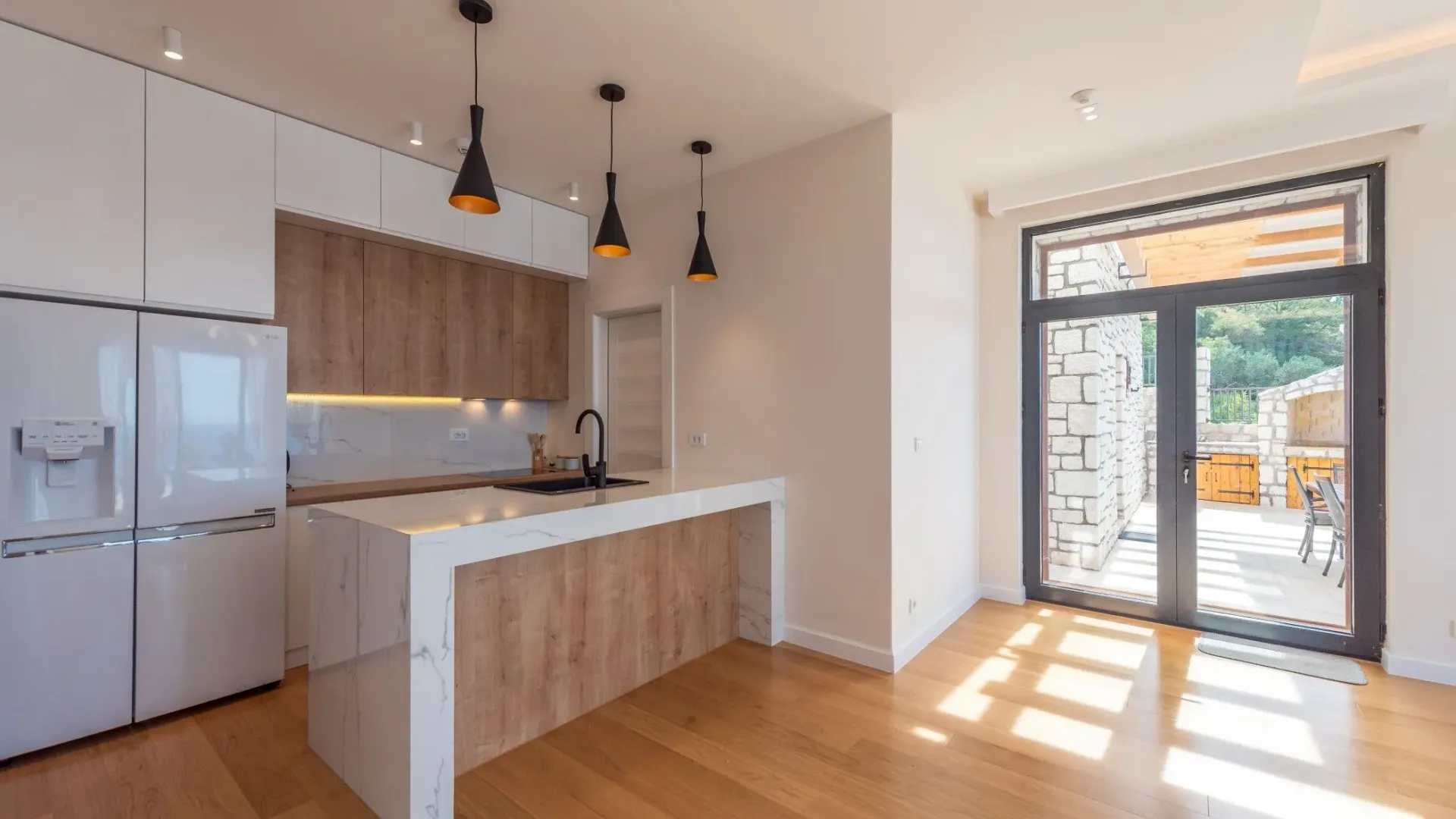 Sale, house, 256m², Drobni pijesak, Budva