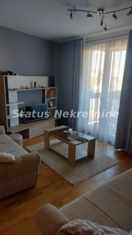 Izdavanje, jednosoban stan, 45m², Salajka, Novi Sad Sve Podlokacije
