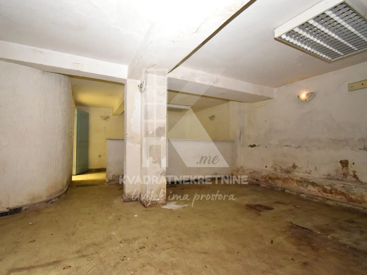 Prodaja, kuća, 217m², Centar, Podgorica