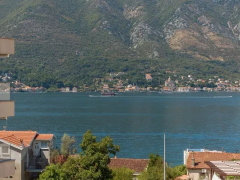 Sale, three bedroom apartment, 129m², Dobrota, Kotor
