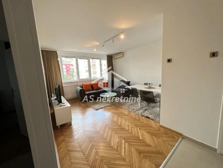 Rent, two bedroom apartment, 54m², Kalenić Pijaca, Vračar Sve Podlokacije