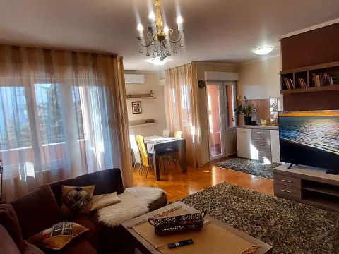 Izdavanje, dvosoban stan, 72m², Momišići, Podgorica - image 5