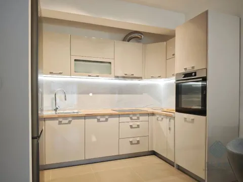 Izdavanje, dvosoban stan, 74m², Master Kvart, Podgorica - image 5