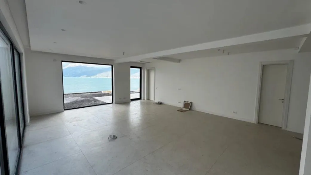 Prodaja, kuća, 350m², Krašići, Tivat