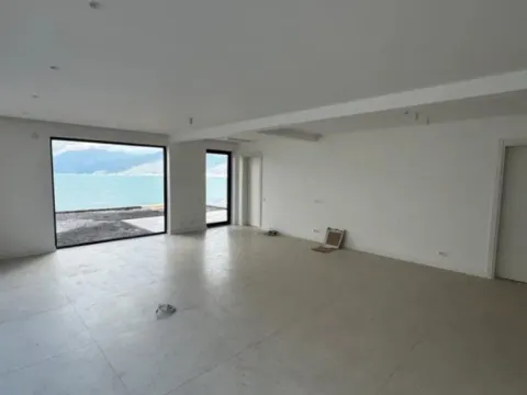 Sale, house, 350m², Krašići, Tivat - image 2