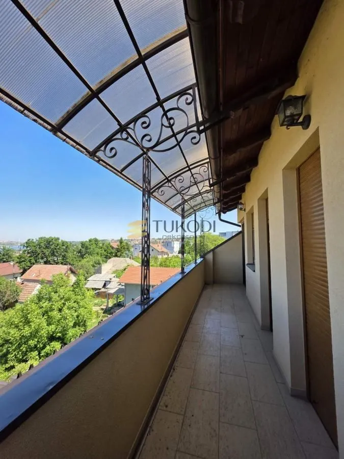 Prodaja, kuća, 400m², Sremska Kamenica, Petrovaradin