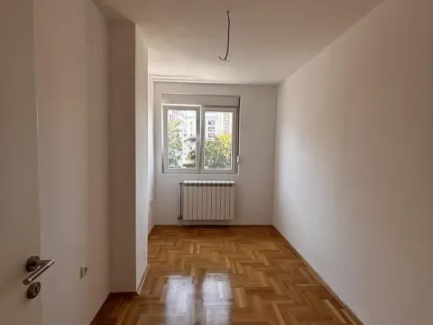 Izdavanje, dvosoban stan, 55m², Čair, Niš - image 7