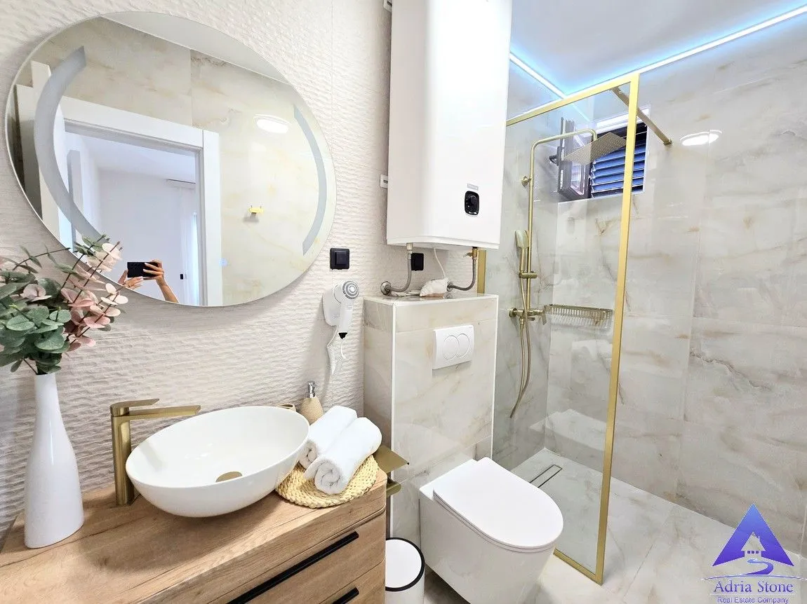 Rent, hospitality venue, 440m², Adok, Budva