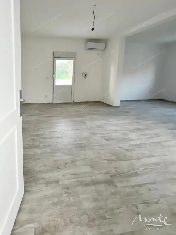 Sale, two bedroom apartment, 177m², Šušanj, Bar