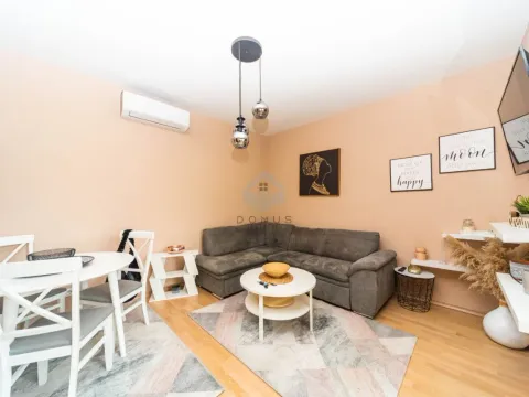 Izdavanje, jednosoban stan, 45m², Pobrežje, Podgorica - image 1