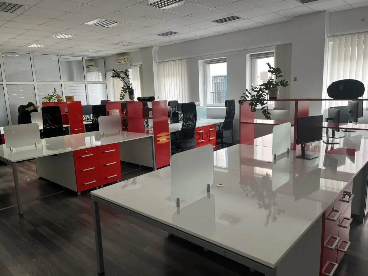 Rent, office space, 780m², Novo naselje, Novi Sad