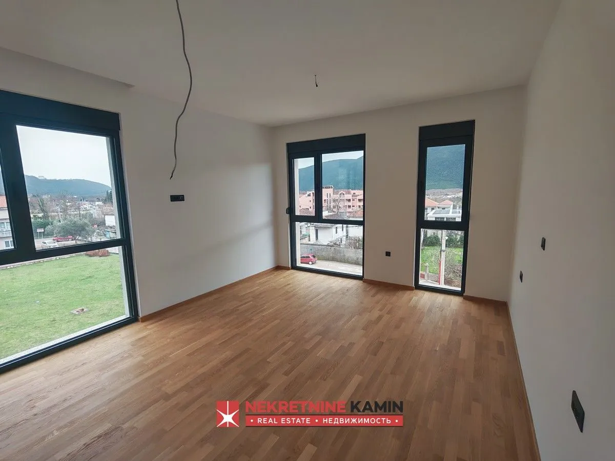 Prodaja, trosoban stan, 121m², Lastva Grbaljska, Kotor