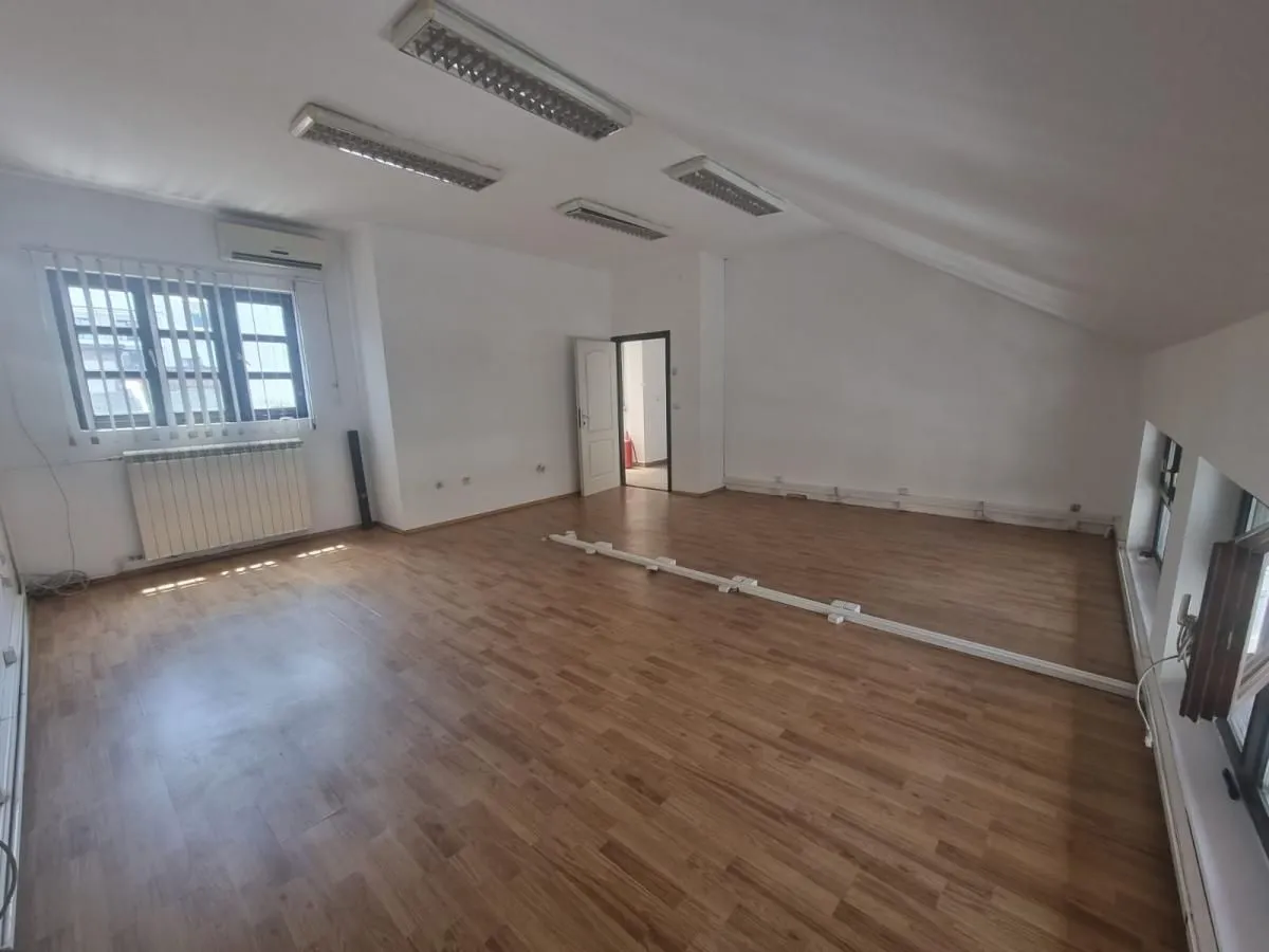 Rent, office space, 160m², Južni Bulevar, Vračar Sve Podlokacije