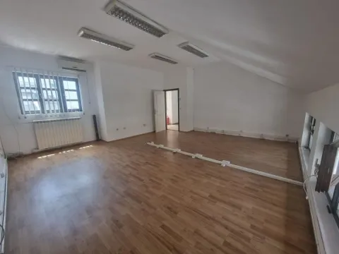 Izdavanje, poslovni prostor, 160m², Južni Bulevar, Vračar Sve Podlokacije - image 2