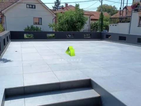 Rent, house, 300m², Kruševac, Srbija - image 13