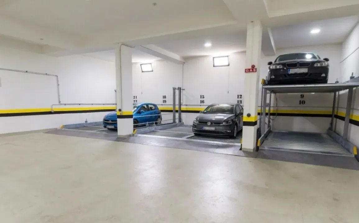Sale, parking/garage, 12m², Voždovac Sve Podlokacije, Beograd