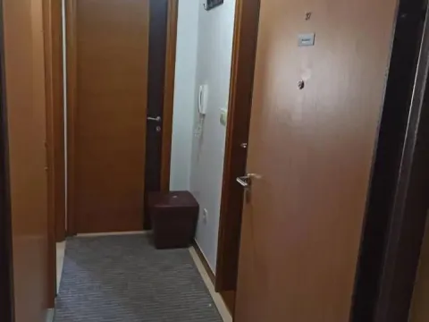 Sale, one bedroom apartment, 45m², Stari Aerodrom, Podgorica - image 5