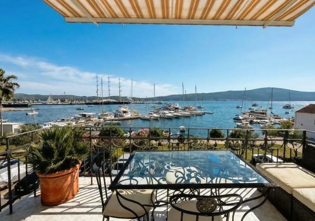 Izdavanje, dvosoban stan, 115m², Seljanovo, Tivat