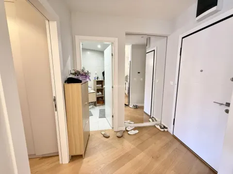 Sale, one bedroom apartment, 121m², Bečići, Budva - image 5