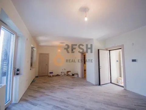 Prodaja, kuća, 300m², Tivat, Crna Gora - image 9