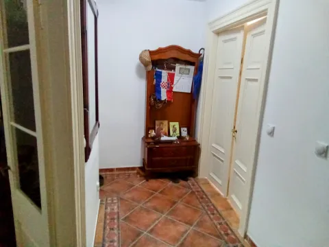 Prodaja, dvosoban stan, 75m², Stari Grad Kotor, Kotor - image 8