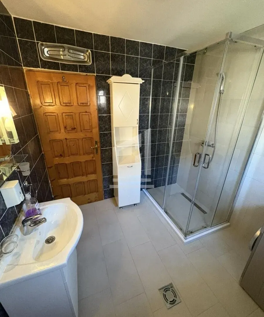Rent, house, 350m², Zlatica, Podgorica