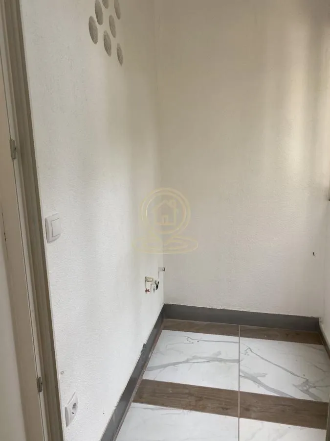 Izdavanje, poslovni prostor, 73m², Stari Grad, Beograd