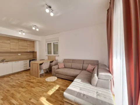 Izdavanje, jednosoban stan, 46m², Bečići, Budva - image 25
