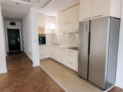 Izdavanje, trosoban stan, 168m², Pantelej, Niš - image 6