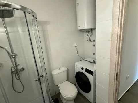 Izdavanje, trosoban stan, 75m², Ljubović, Podgorica - image 11