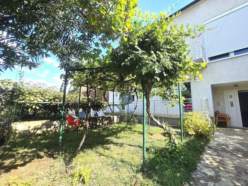 Prodaja, kuća, 300m², Zagorič, Podgorica
