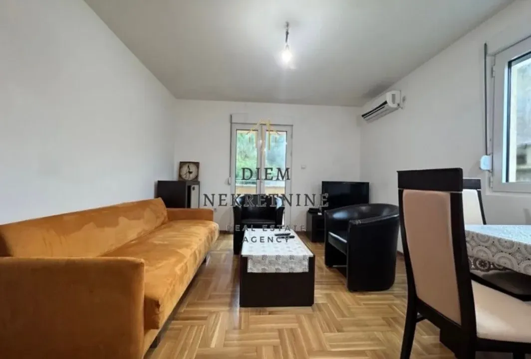 Izdavanje, jednosoban stan, 45m², Tološi, Podgorica