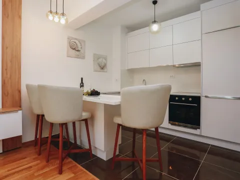 Daily-rent, one bedroom apartment, 36m², Bečići, Budva - image 8