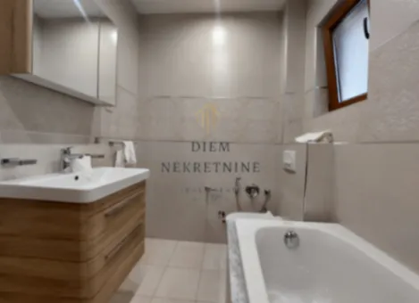 Izdavanje, kuća, 150m², Radanovići, Kotor - image 12