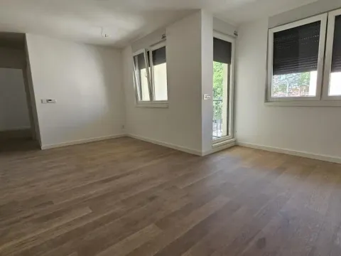 Prodaja, dvosoban stan, 58m², Zemun Gornji Grad, Zemun Sve Podlokacije - image 1
